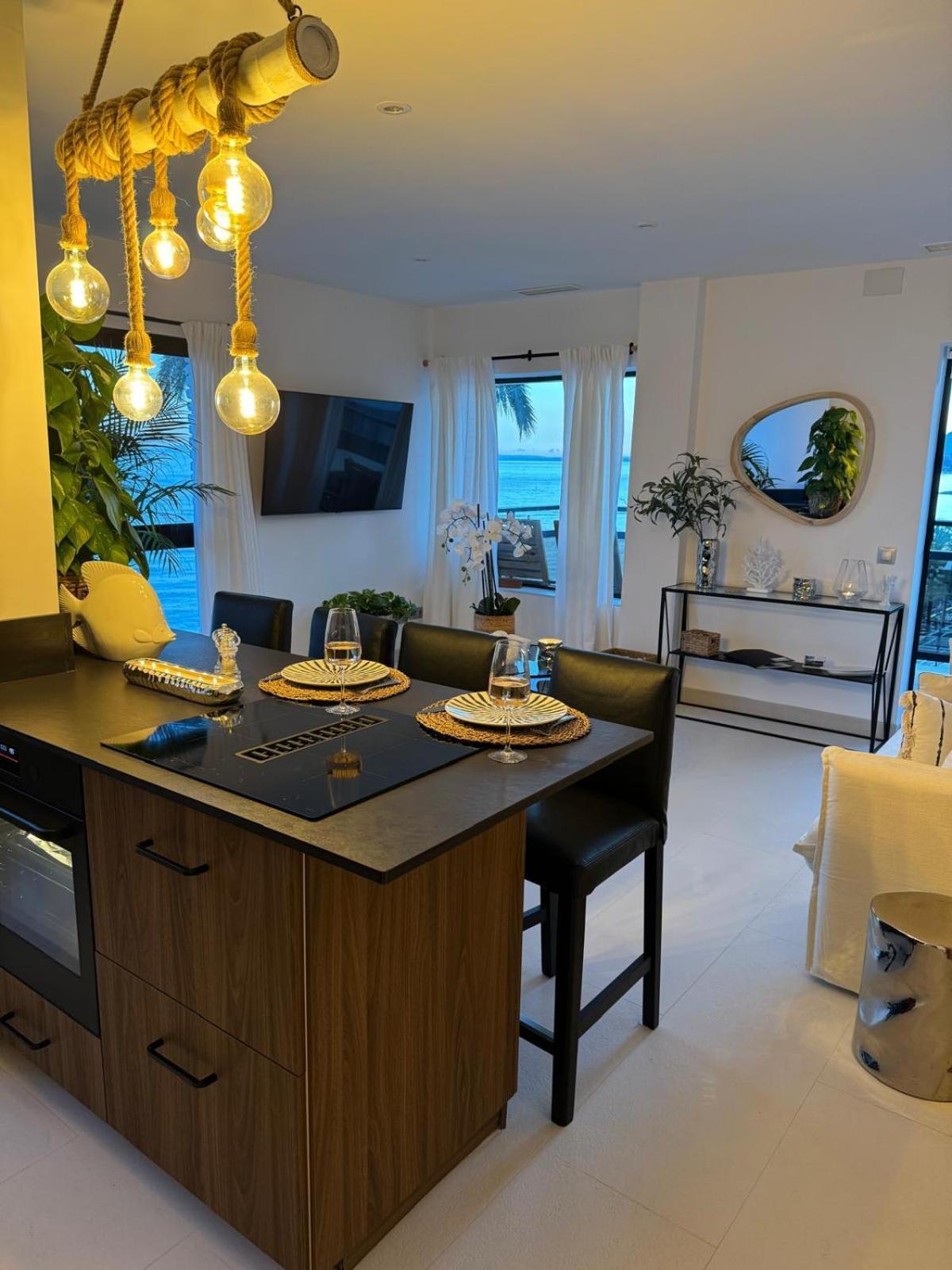 Marbella Beachfront Apartment المظهر الخارجي الصورة